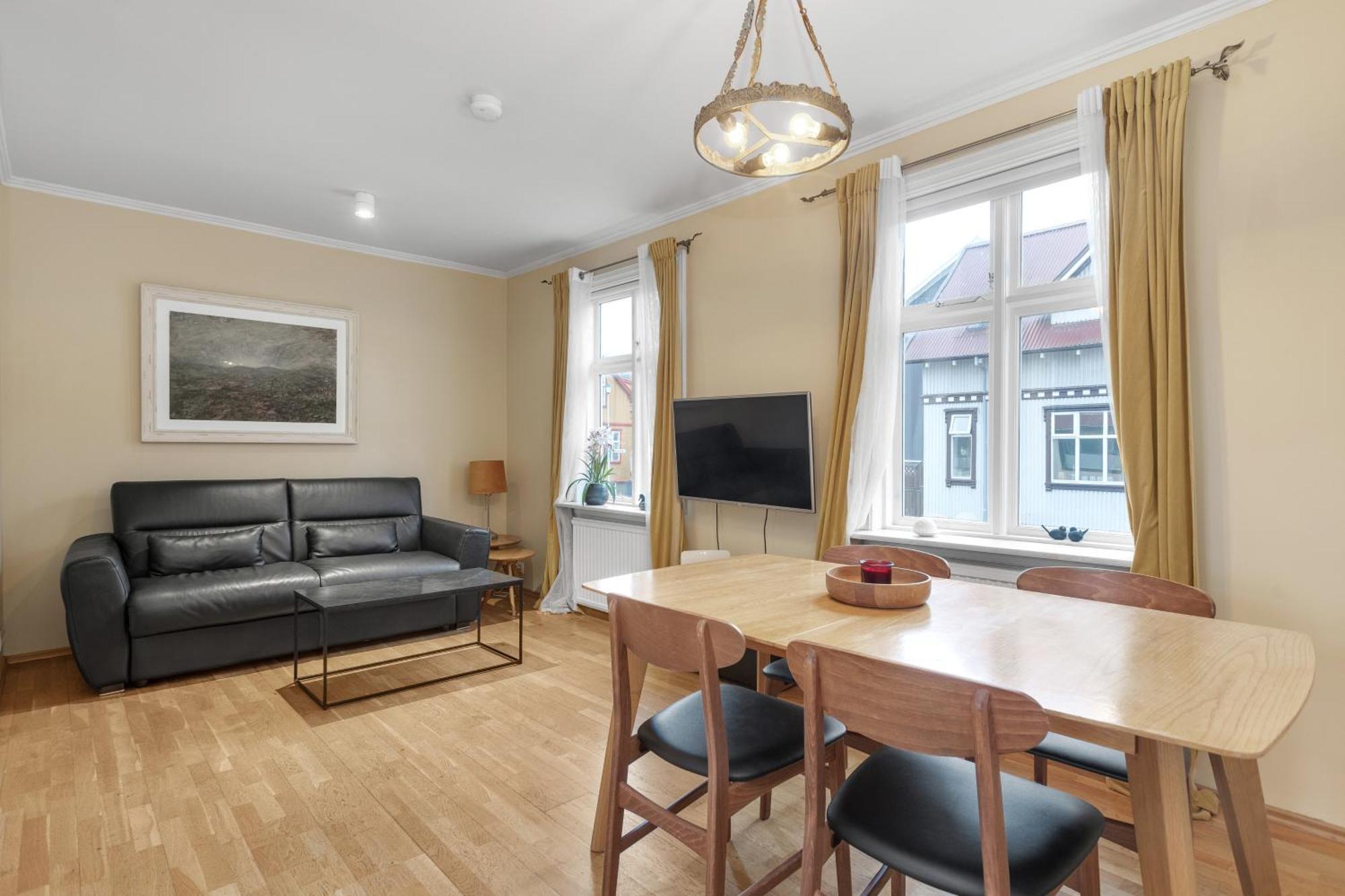 Live As Locals Apartments Reykjavik Ngoại thất bức ảnh