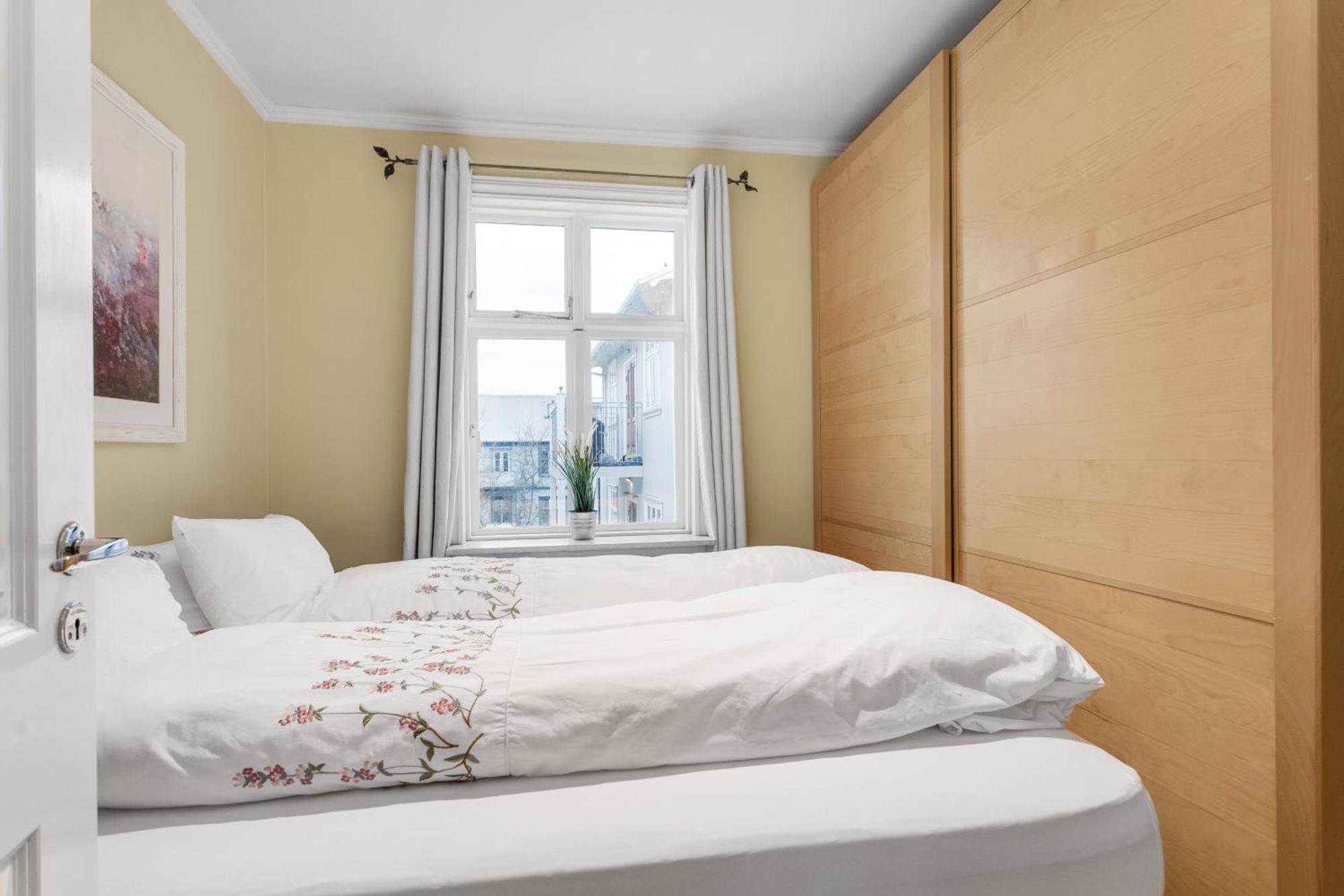Live As Locals Apartments Reykjavik Ngoại thất bức ảnh